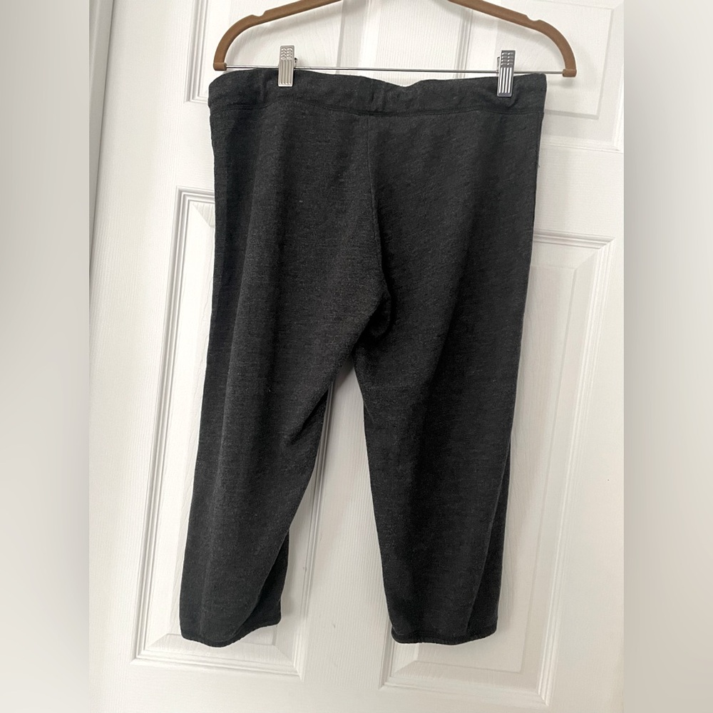 Raiders NFL Cropped Sweatpants - Picture 3 of 4